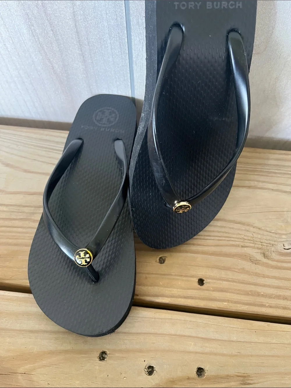 Tory Burch Black Flip Flop Sandals with Gold Logo - Picture 14 of 14
